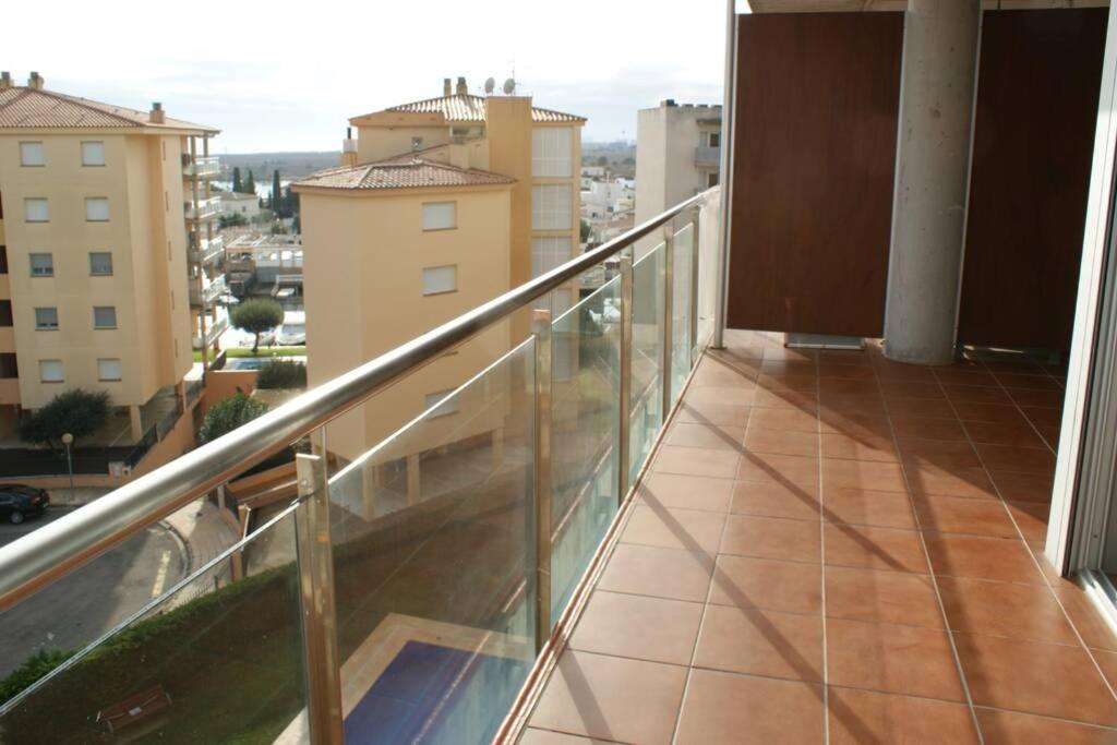Apartamento Apartamento en Roses con parking y piscina  Exterior foto